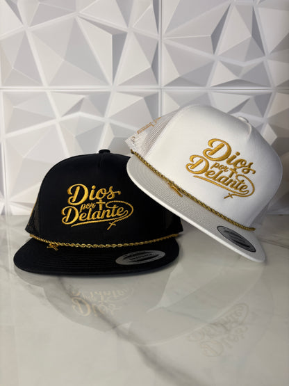 Dios Por Delante Gold Editon